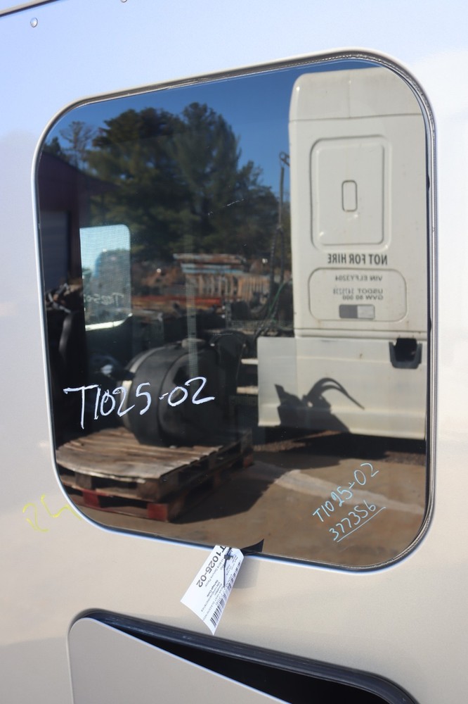2018-2023 PETERBILT 579 PACCAR REAR LEFT CAB VENT GLASS WINDOW OEM
