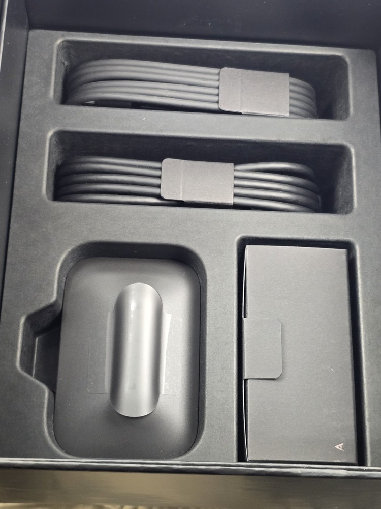 NEW Peloton Guide TH01-0001 AI Powered Strength Training Device Camera