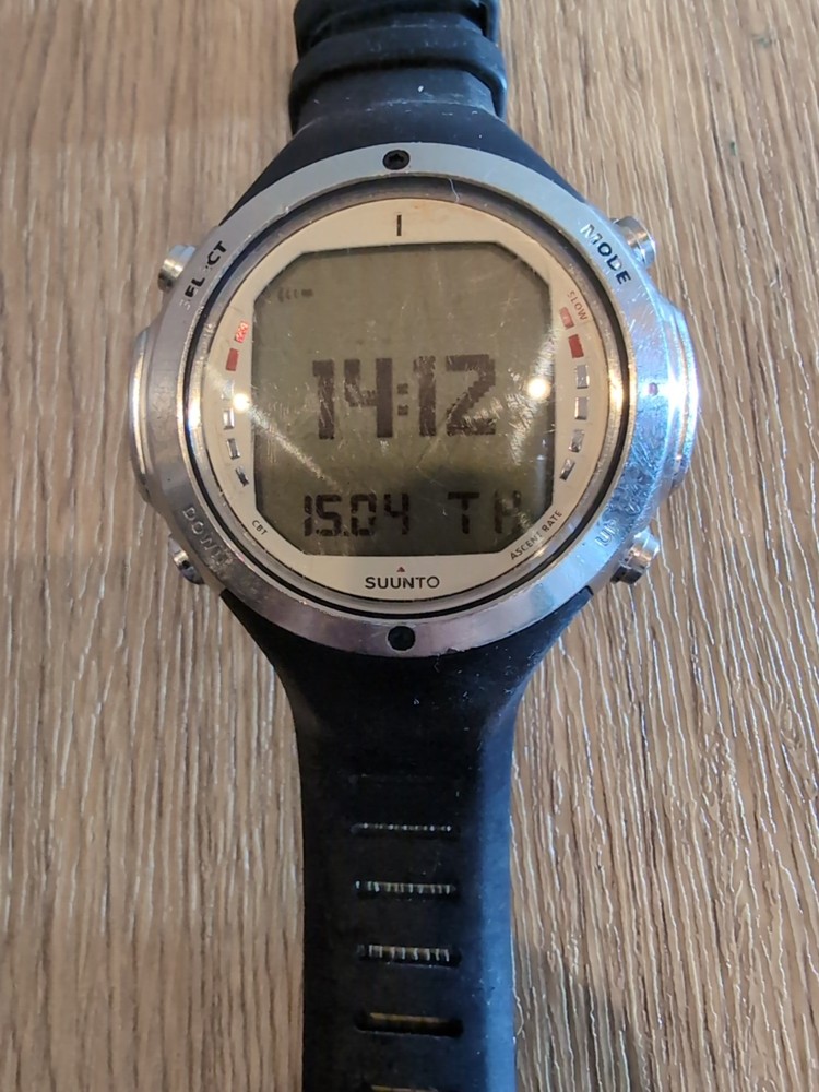 Suunto D6 Dive Computer with USB cable