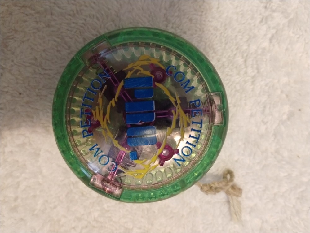 COM PETITION PRO Green Yo-yo Toy With String