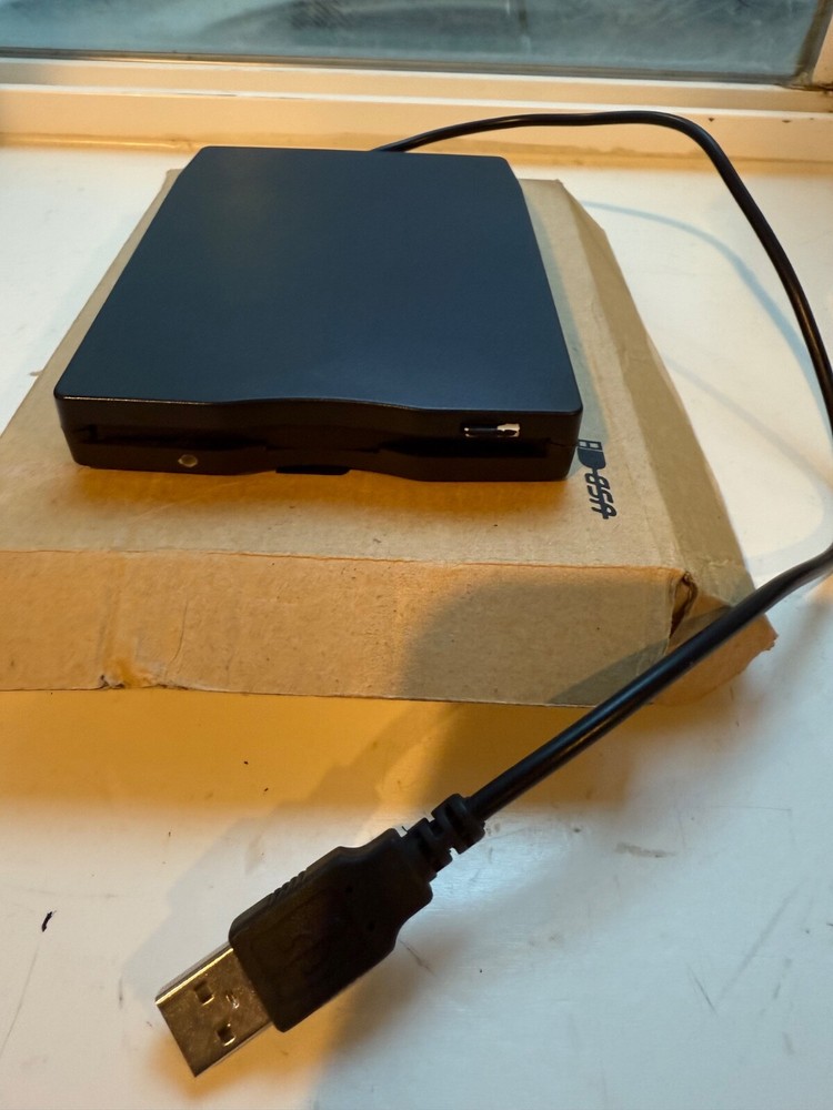 External Floppy Disk Drive 1.44MB USB Connect Model FD-05PUB