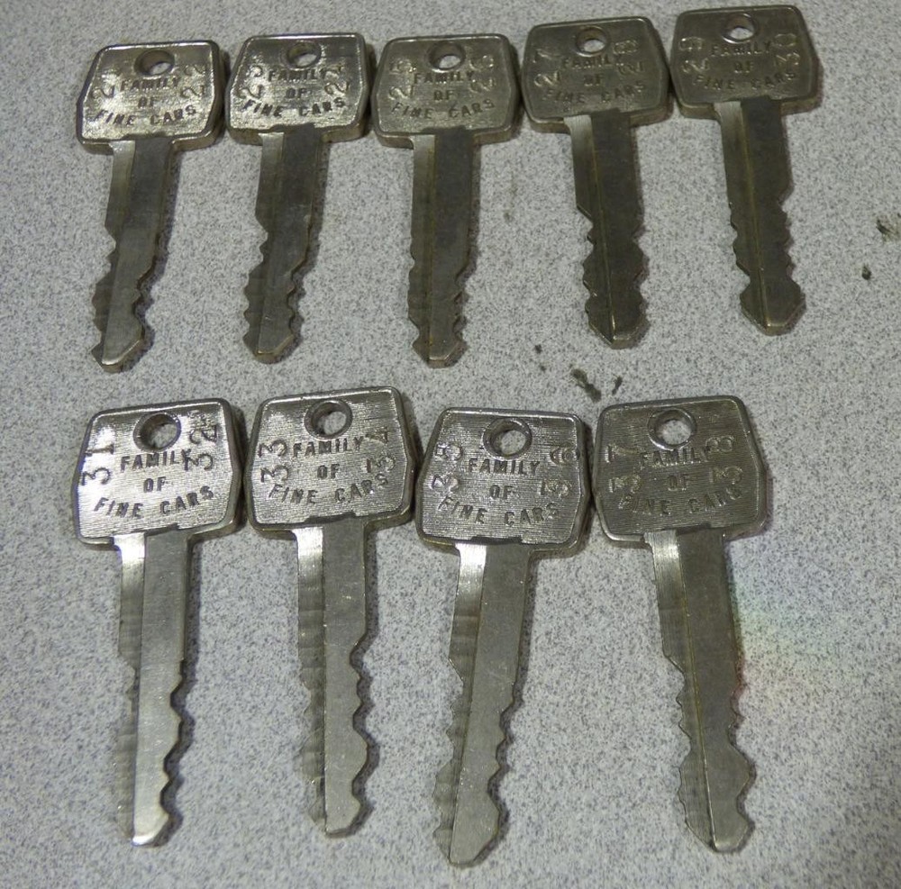 VINTAGE FORD  KEY SET  1967-84