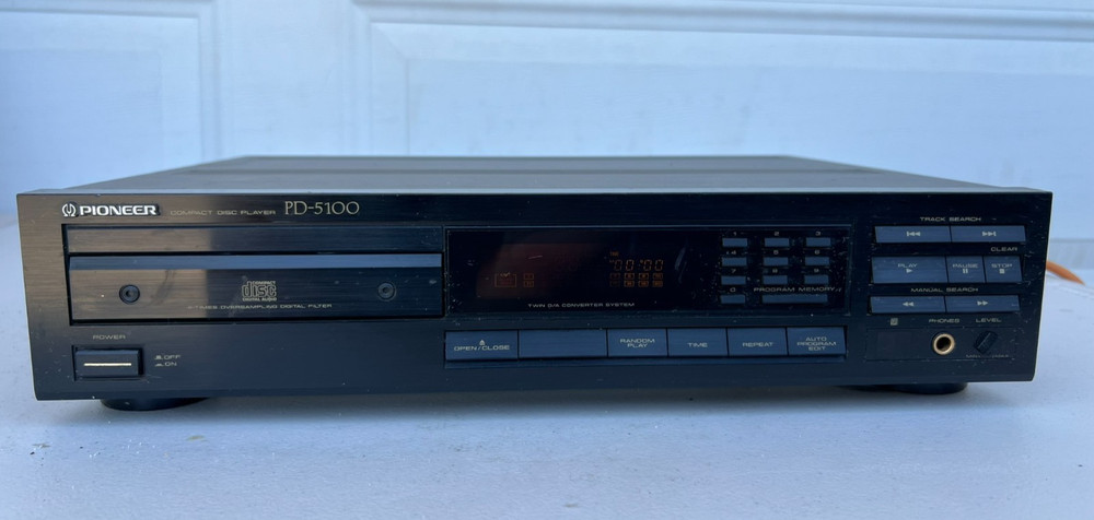 Vtg Pioneer Stereo Single Deck Compact Disc CD Player Model PD-5100 POWERS ON