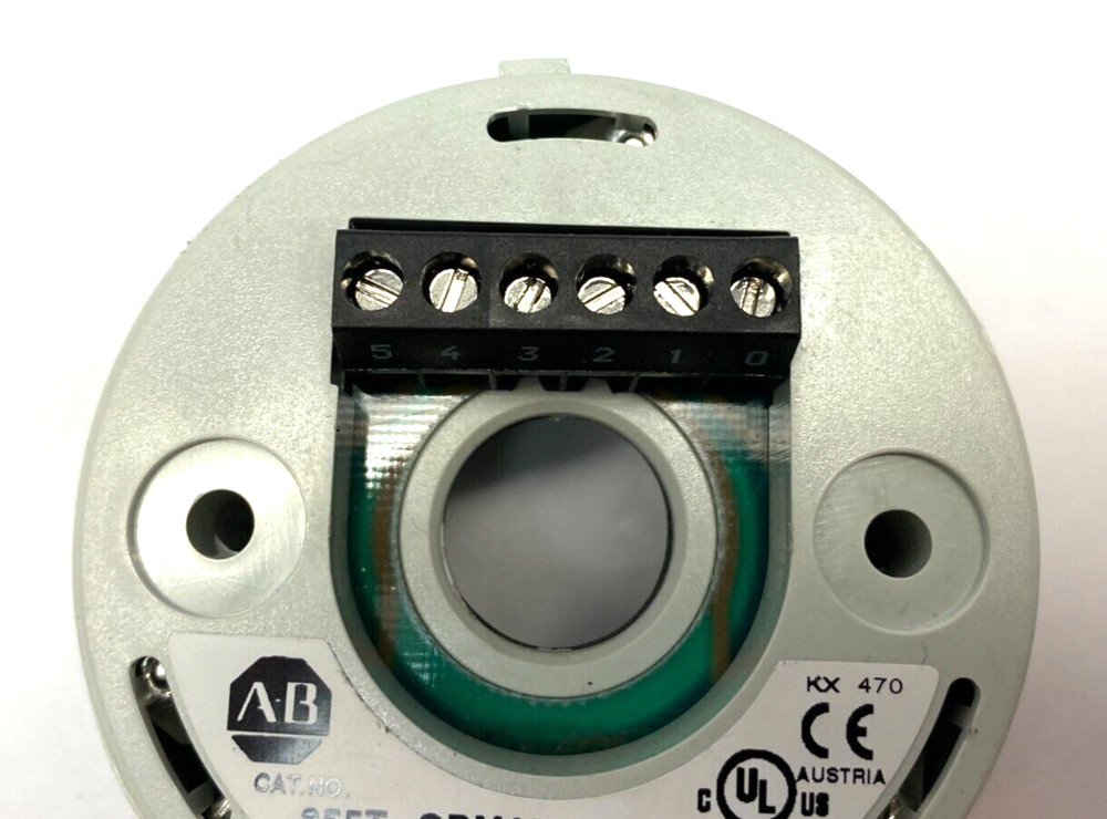 Allen Bradley 855T-GPM25 Ser. B Stack Light Mounting Base IP65