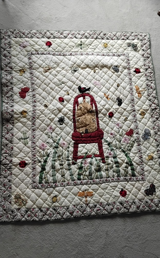 Patch Magic Group Applique & Embroidered Quilt - Ladybugs, Bees, Garden