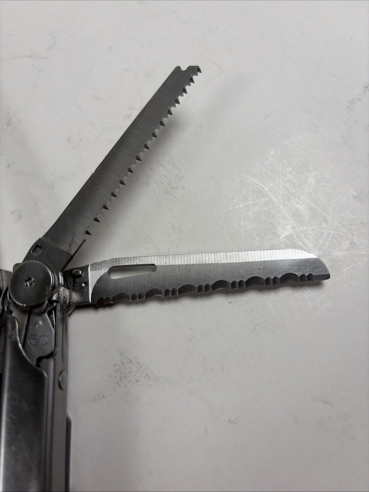 LEATHERMAN WAVE MULTITOOL Used with some light wear