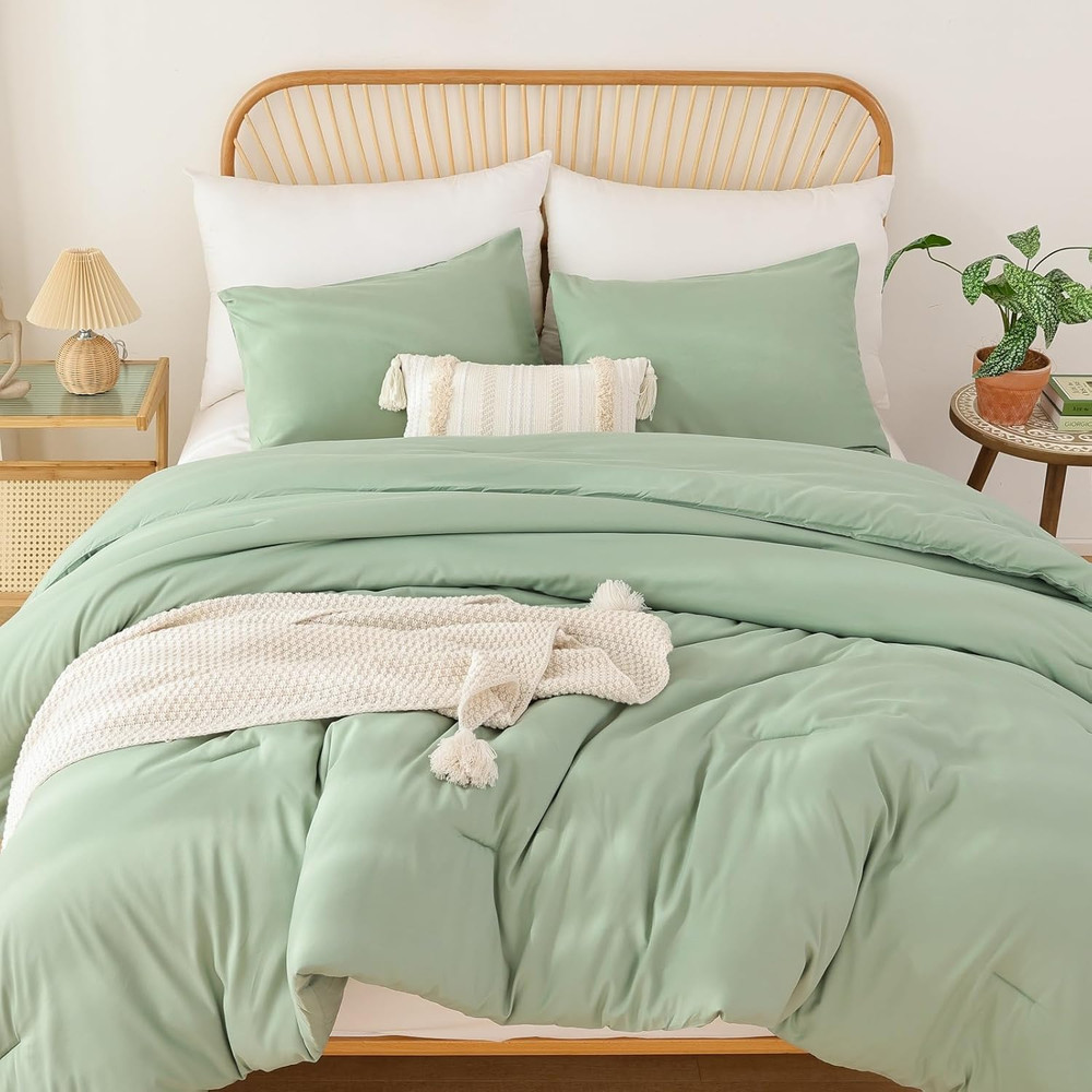 King Size Sage Green Comforter Set - 3 Piece Bedding Set with Boho Style, Lightw