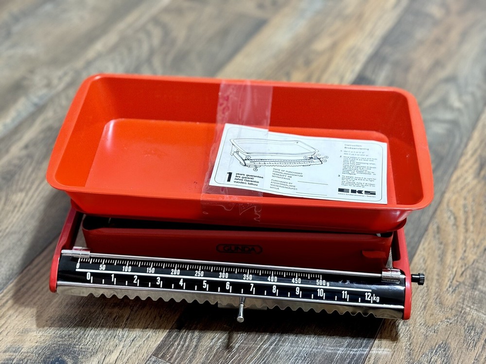 Swedish vintage GUNDA yellow kitchen scale