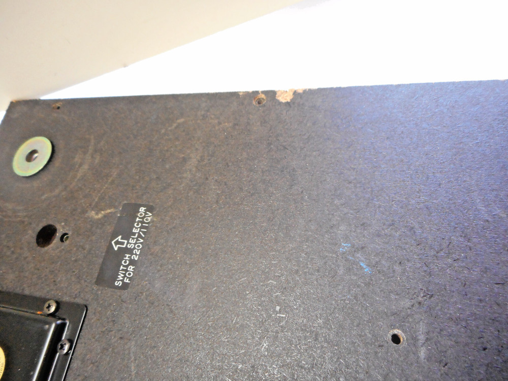 NUMARK TURNTABLE TT1400 - BOTTOM COVER - PARTING OUT