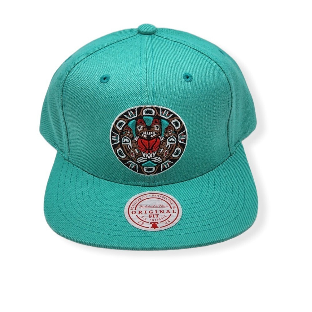 Mitchell & Ness Vancouver Grizzlies Core Basic HWC Teal Adjustable Snapback Hat
