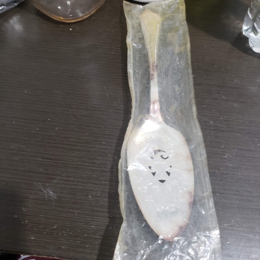 Vtg New Seal Oneida Cake/Pie Server Silver Plate