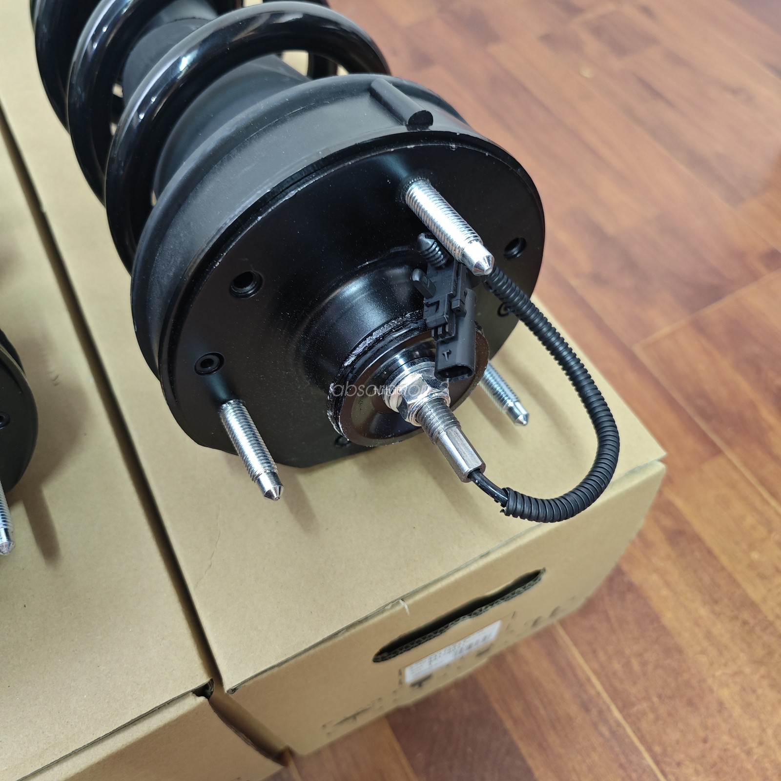 Genuine 2X Front Shock Assemblys For 15-20 Cadillac Escalade GMC Sierra Tahoe