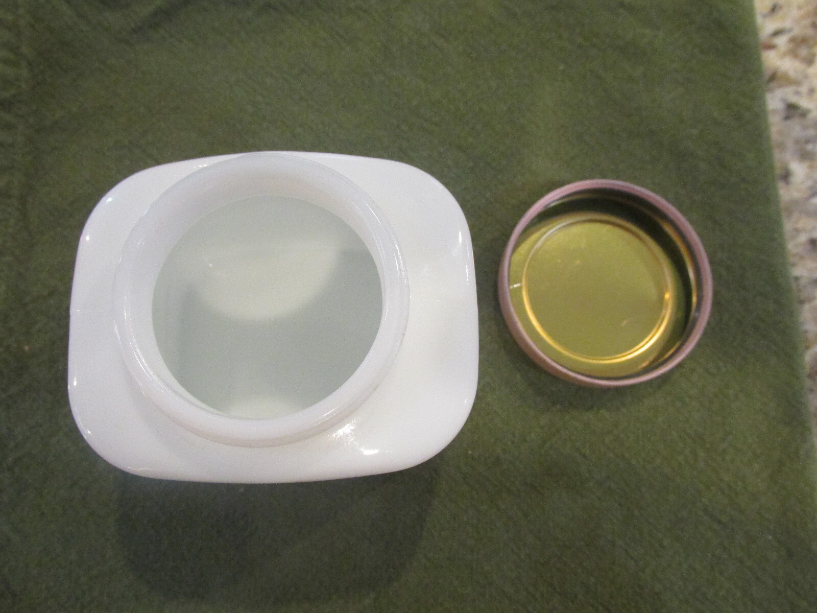 VINTAGE JOHNSON & JOHNSON MILK GLASS BABY CREAM JAR WITH PINK LID