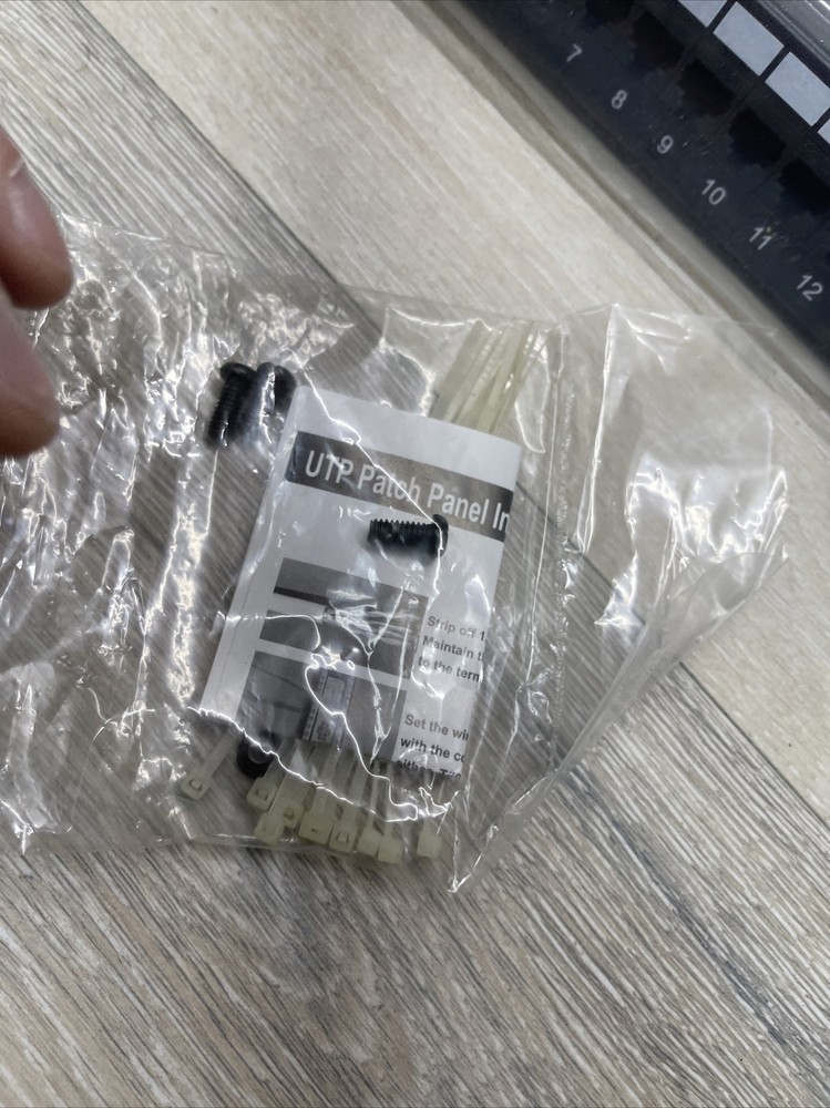 DataComm Electronics CAT5e 24 Port Patch Panel