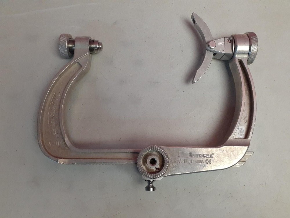 Integra Mayfield Infinity Cranial Fixation Skull Clamp A-1114 Table Attachment
