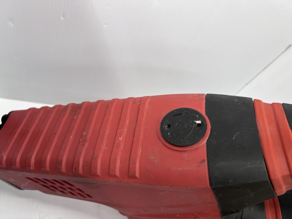 Bauer 1631E-B 12.5A SDS Max Type Pro Demolition Hammer Kit