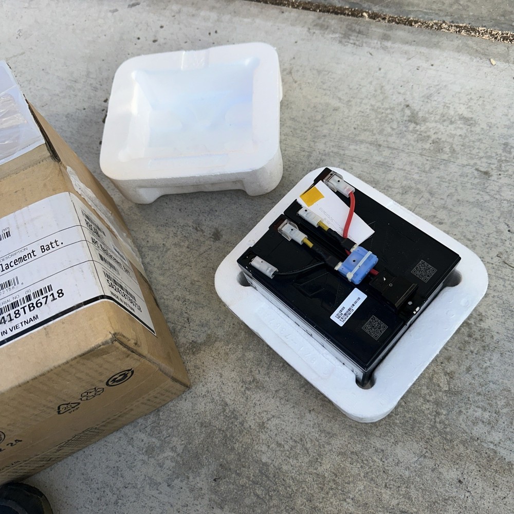 NEW open box - APC Replacement Battery RBC48 - 24V