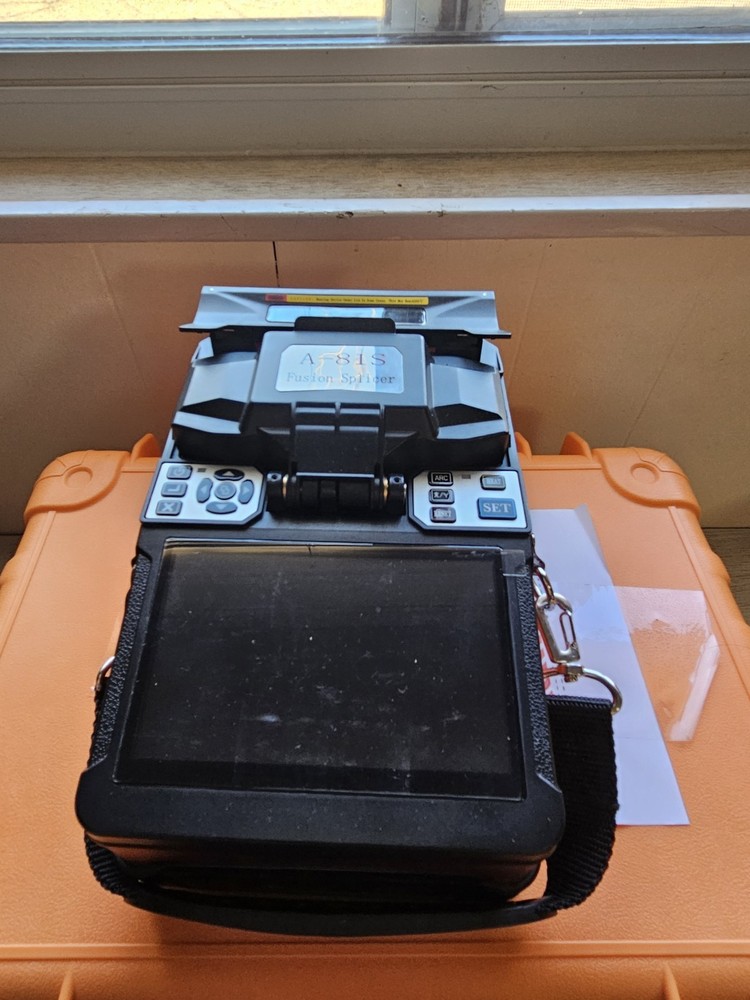A-81S Core Alignment Fusion Splicer Splicing Machine FTTH in Case