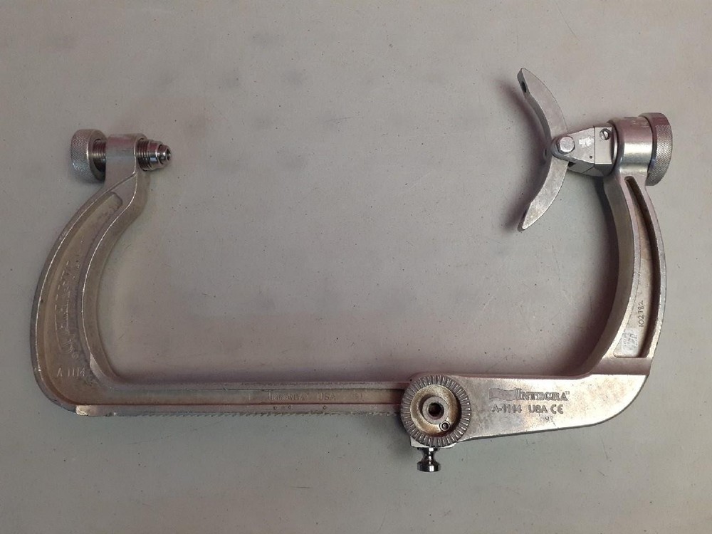 Integra Mayfield Infinity Cranial Fixation Skull Clamp A-1114 Table Attachment