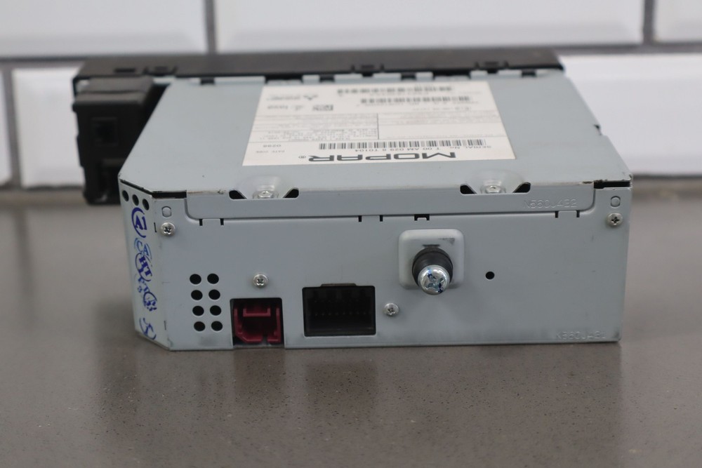 18-22 Chrysler Pacifica Dash Mounted Blu-Ray / DVD Player 68378304AA