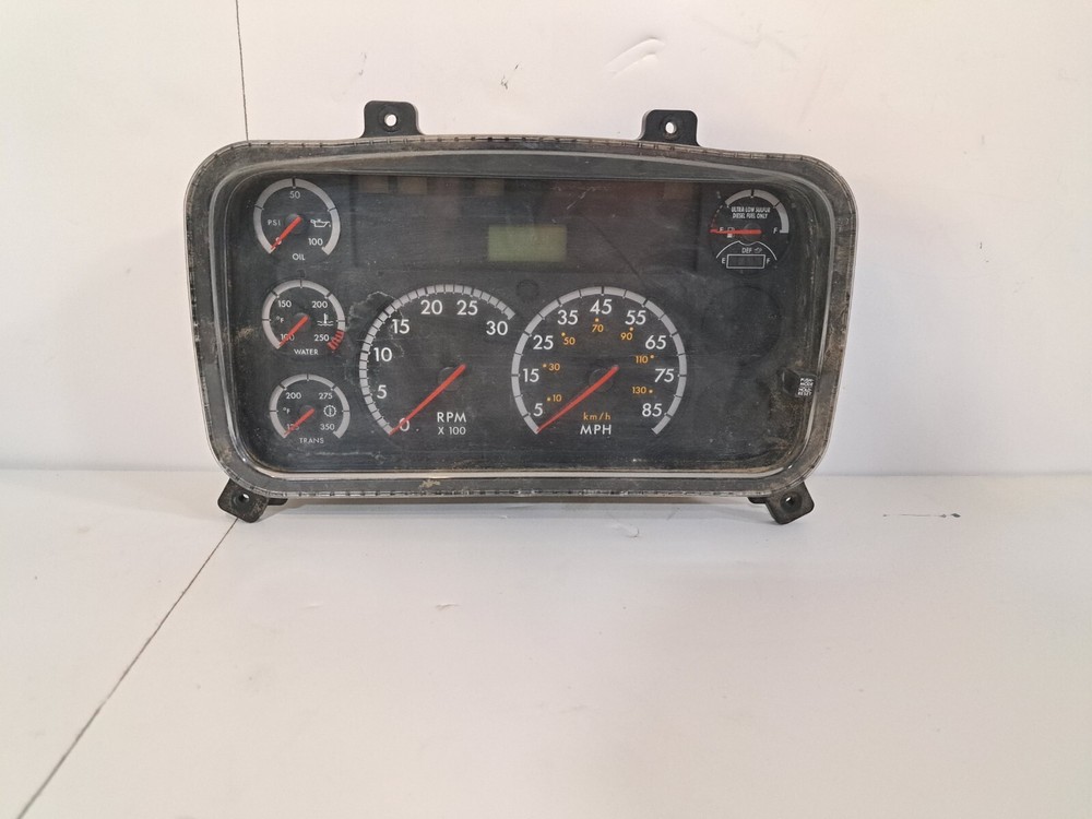 2011-2015 Freightliner M2 106 Speedometer Instrument Cluster - Used