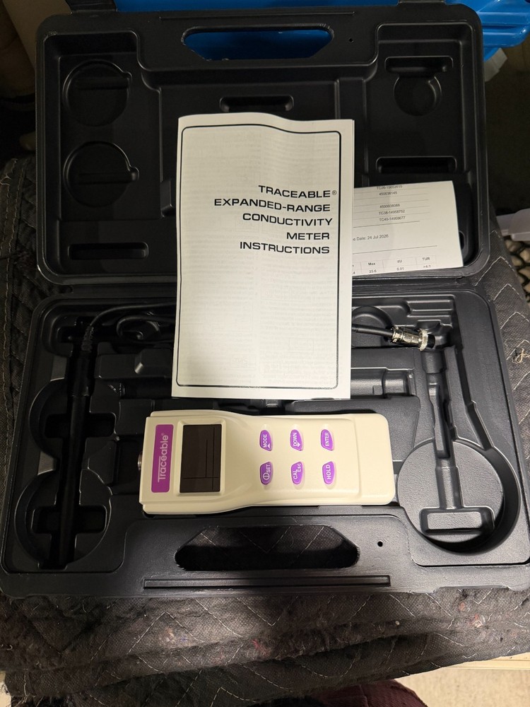 Traceable Expanded-Range Conductivity Meter (Cole Parmer UX-19601-03)