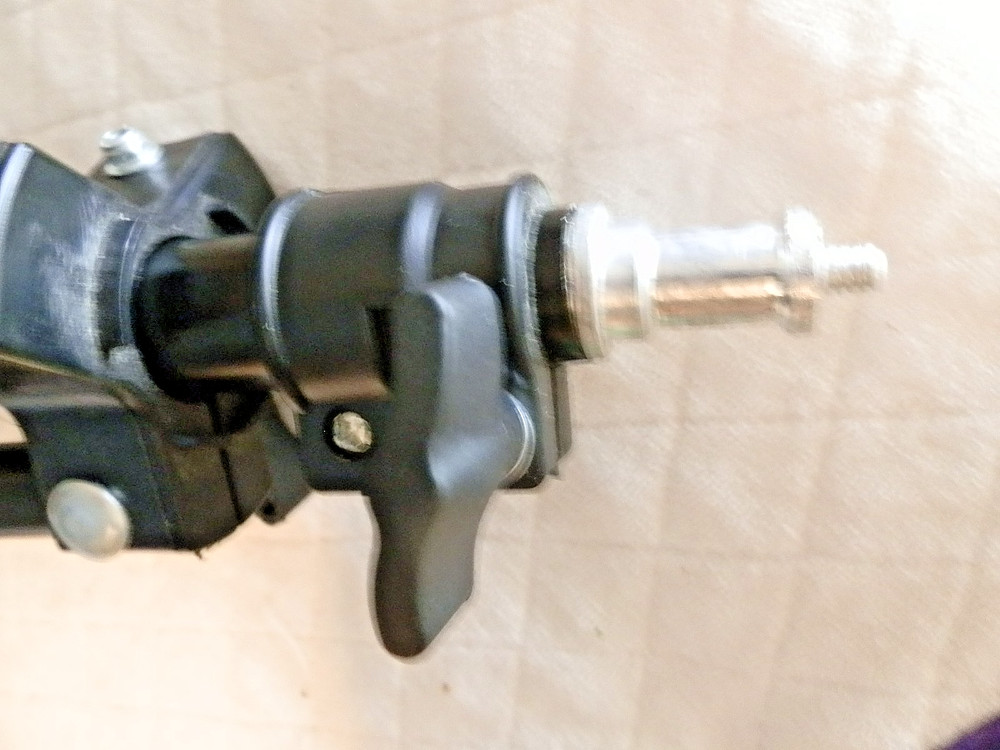 Studio lighting - small light stand cold-shoe mount included