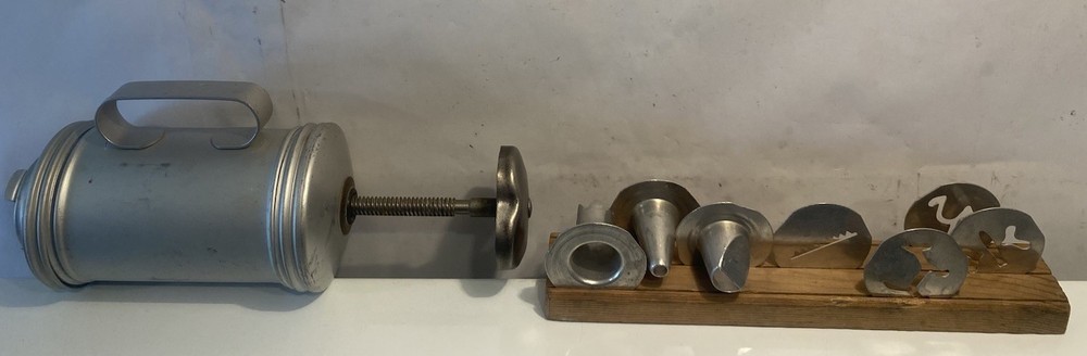 MIRRO Cooky Cookie & Pastry Press 4 Discs 3 tips Old Model Complete W/Stand