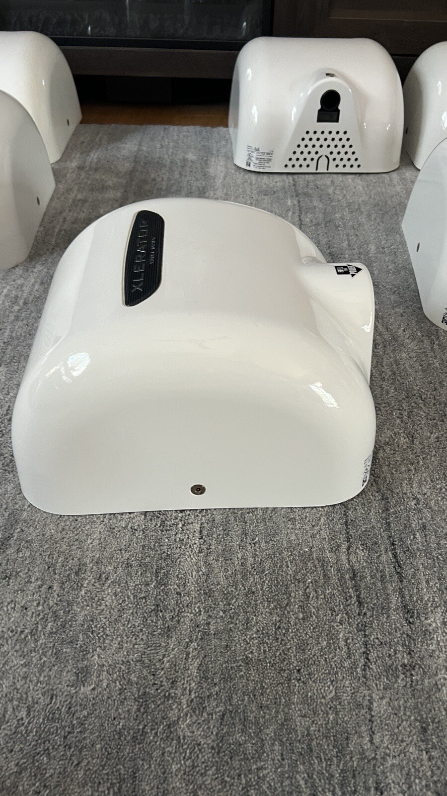 XLERATOR HAND DRYER XL-W NO TOUCH WALL MOUNT BATHROOM EXCEL XL C BW WHITE METAL