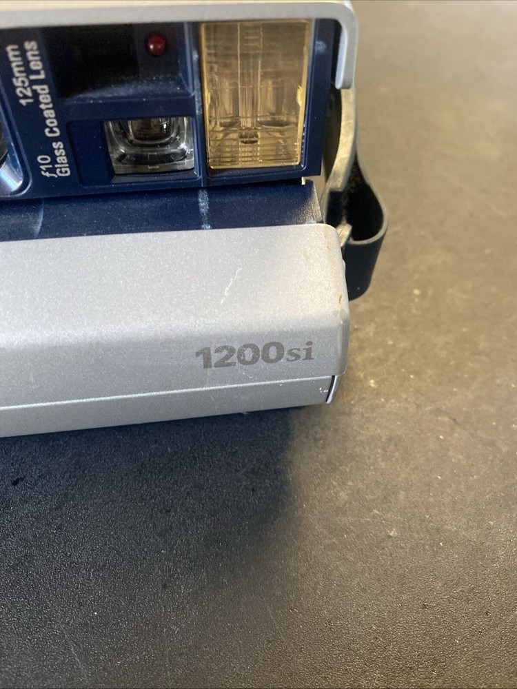 Polaroid Camera 1200 SI