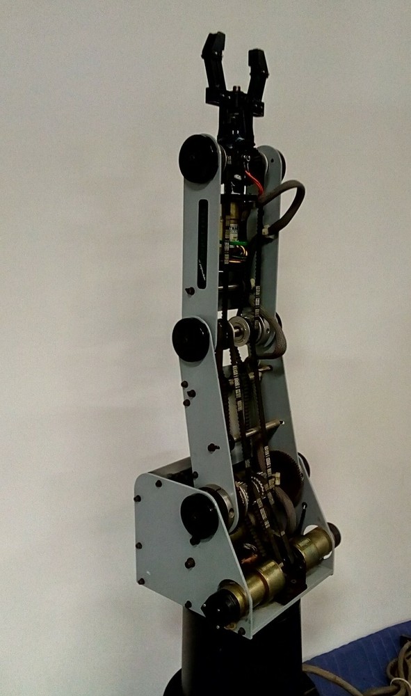 Eshed Robotec SCORBOT-ER Vplus Arm Robot Controller w/ Robot Conveyor