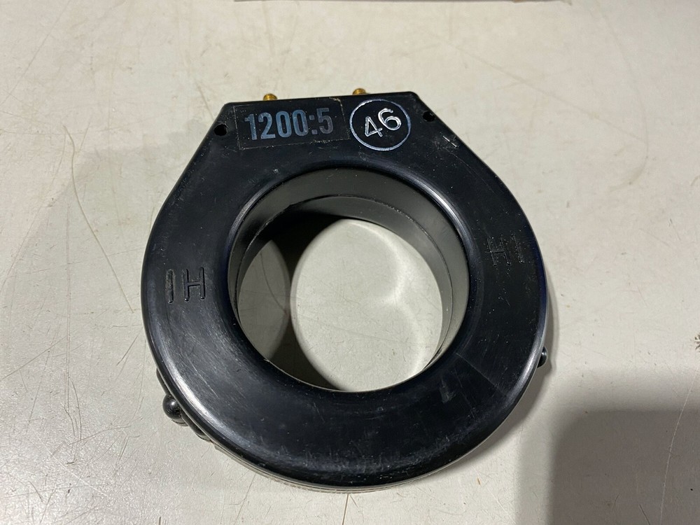 One (1) EIL Current Transformer 1200:5 A, Cat 56 RT-122, NOS
