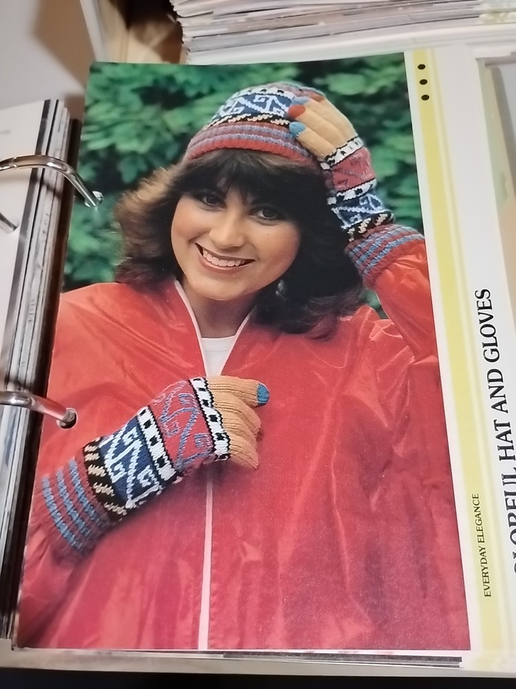 ESSENTIAL KNITTING PATTERN BOOKS Mainly Sweater Patterns