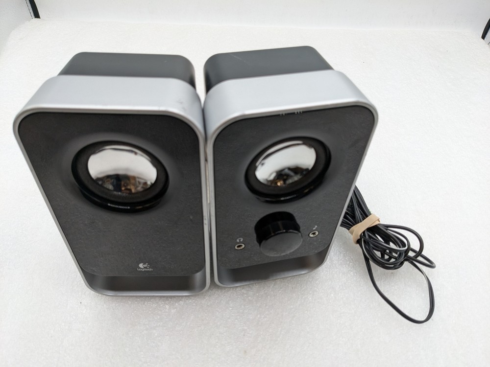 Logitech LS11 S-00035 3.5mm Desktop PC Computer Stereo Speakers