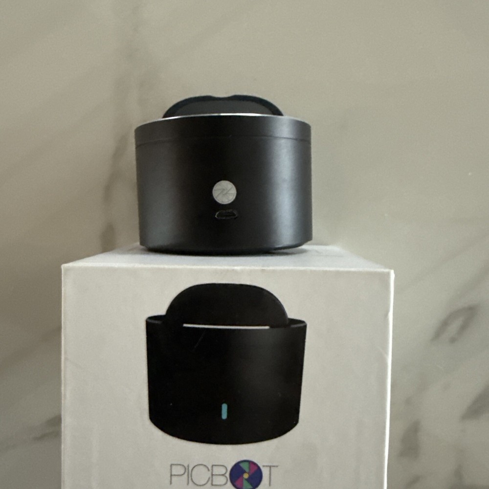 PicBot Smart Photo Robot