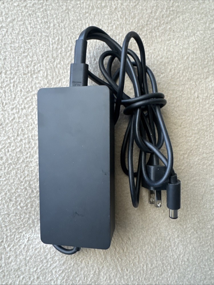 Microsoft Surface Docking Station Model 1661 with AC Adapter