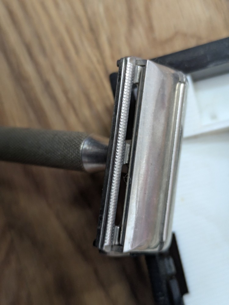 Vintage Gillette Super Speed Adjustable Safety Razor With Case