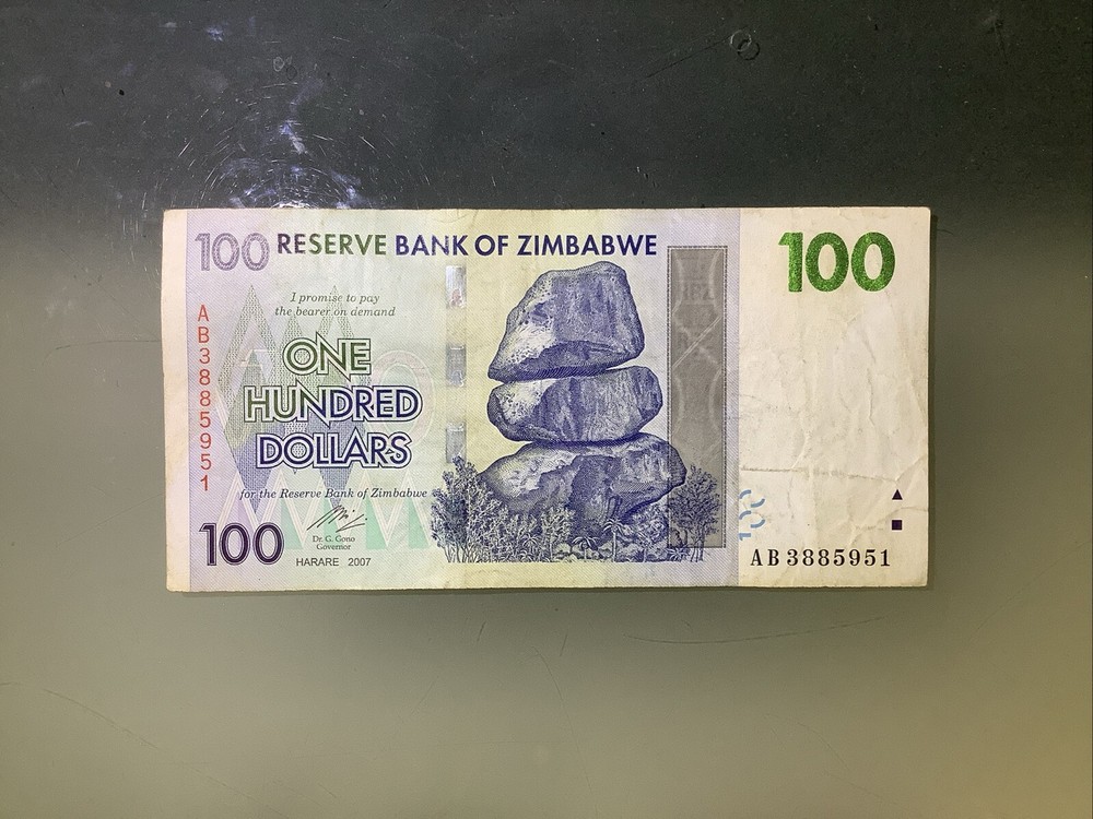 Zimbabwe 100 Dollars 2007 Circulated