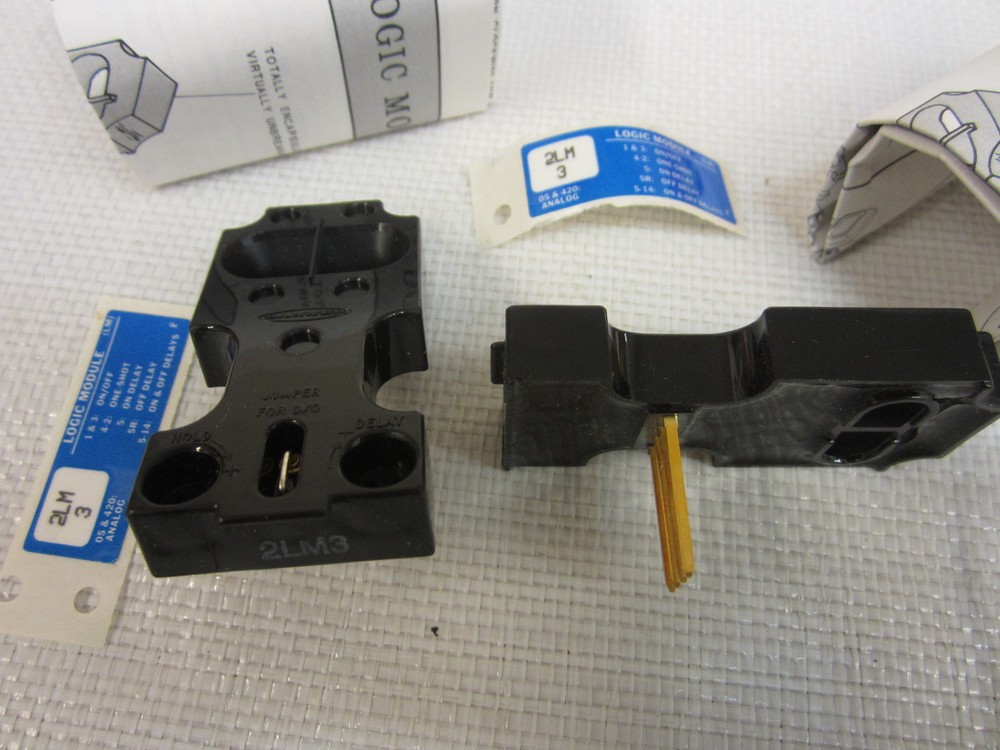 2 – BANNER 2LM3 LOGIC MODULES