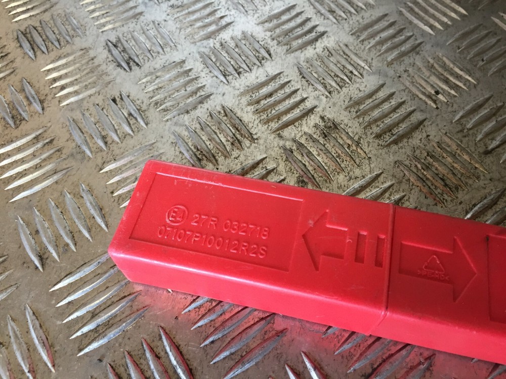 SAIC LDV V80 2.5CDI 2011-ON GENUINE WARNING TRIANGLE