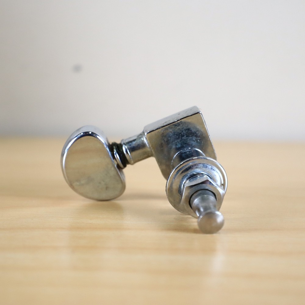 (1) Grover Rotomatic Tuning Peg Bass Side