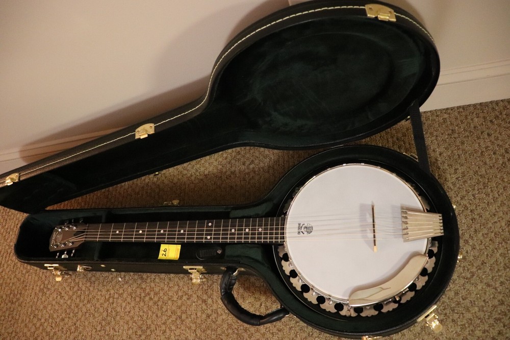 Deering Banjo B-6 6 string