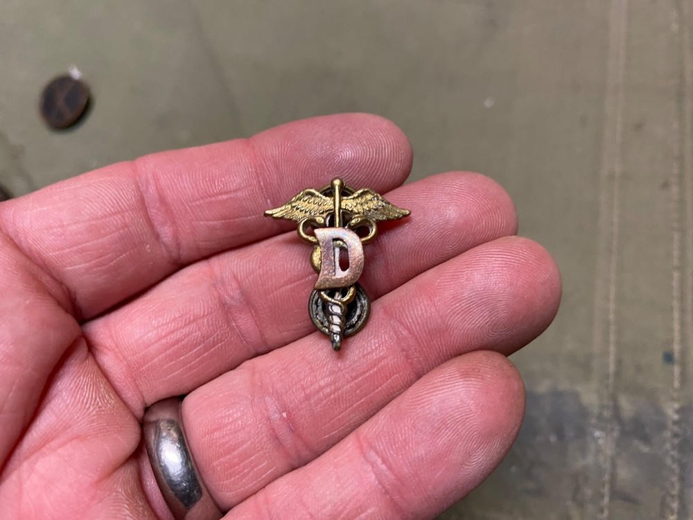 ORIGINAL WWII US ARMY MEDICAL DENTIST OFFICER JACKET SHIRT COLLAR RANK INSIGNIA