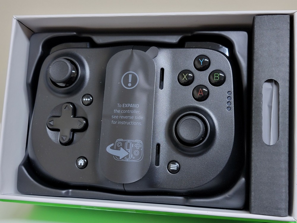 Razer Kishi - Universal Gaming Controller for iPhone - Black - Open-Box