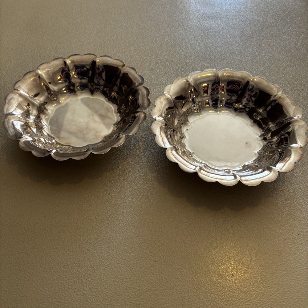 Sheridan Silver Electro-Plated Scalloped Edge Trinket Dish Set of 2 - (C1326B)