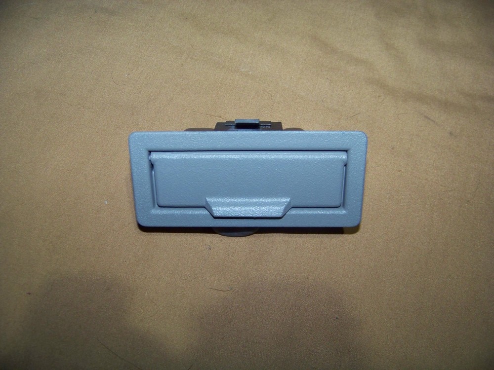 1995-'99 2nd Row Ashtray P/N 10141645