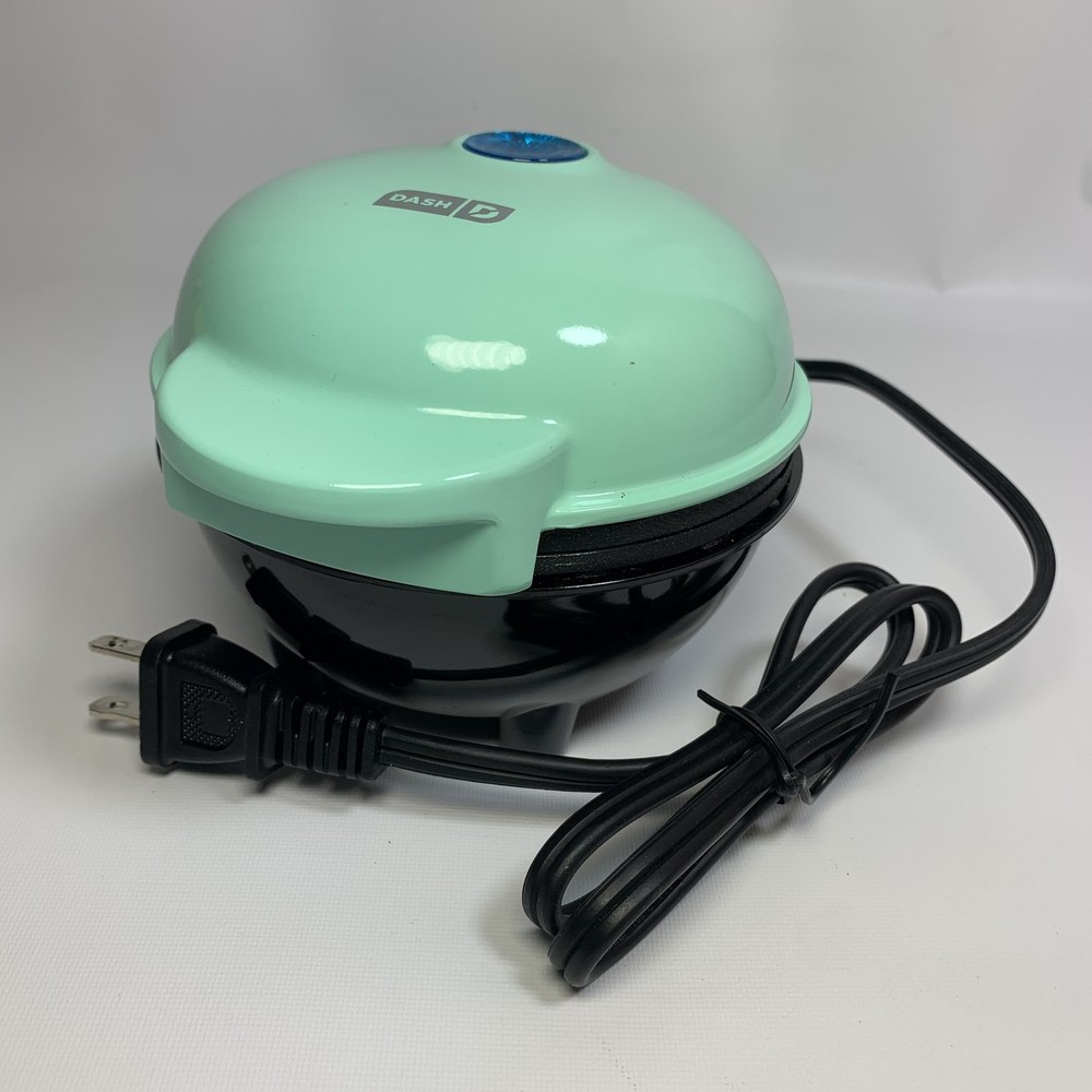 Dash Mini Bundt Maker Aqua Personal Electric Cake Maker w/ Box Pre-Owned