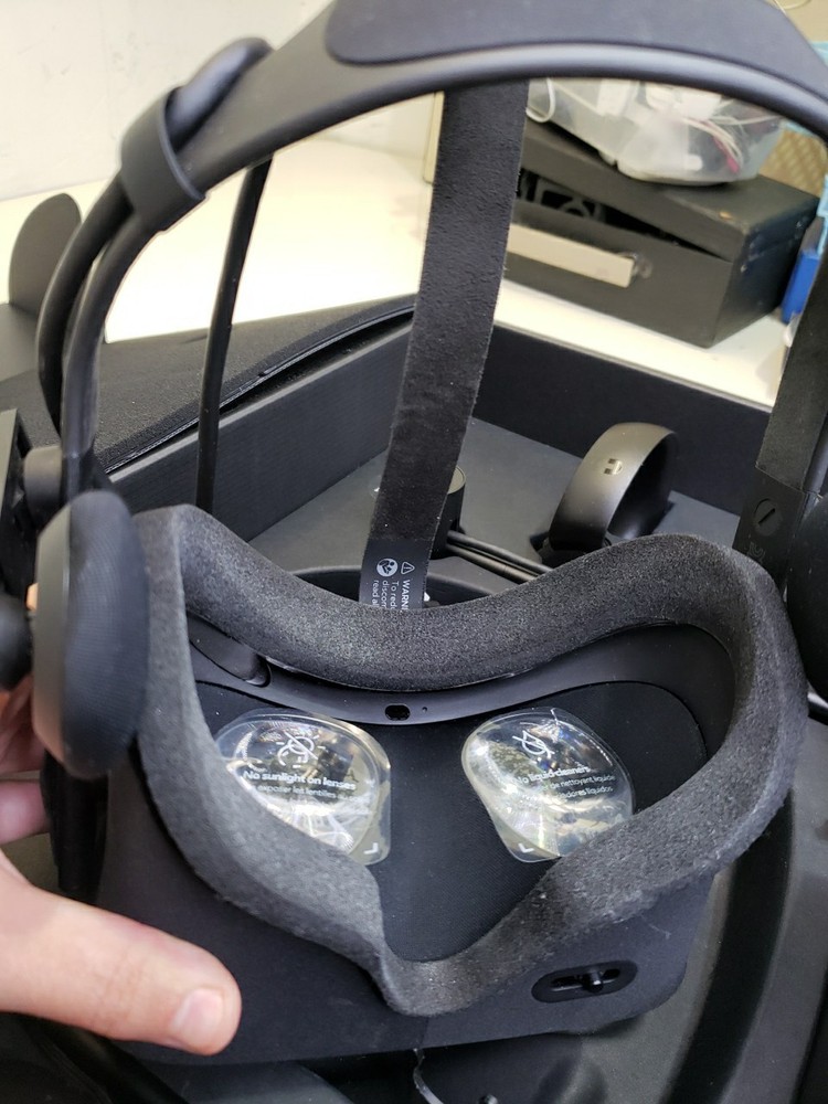 Oculus Rift Virtual Reality Headset HM-A with Controllers Sensors - Open Box