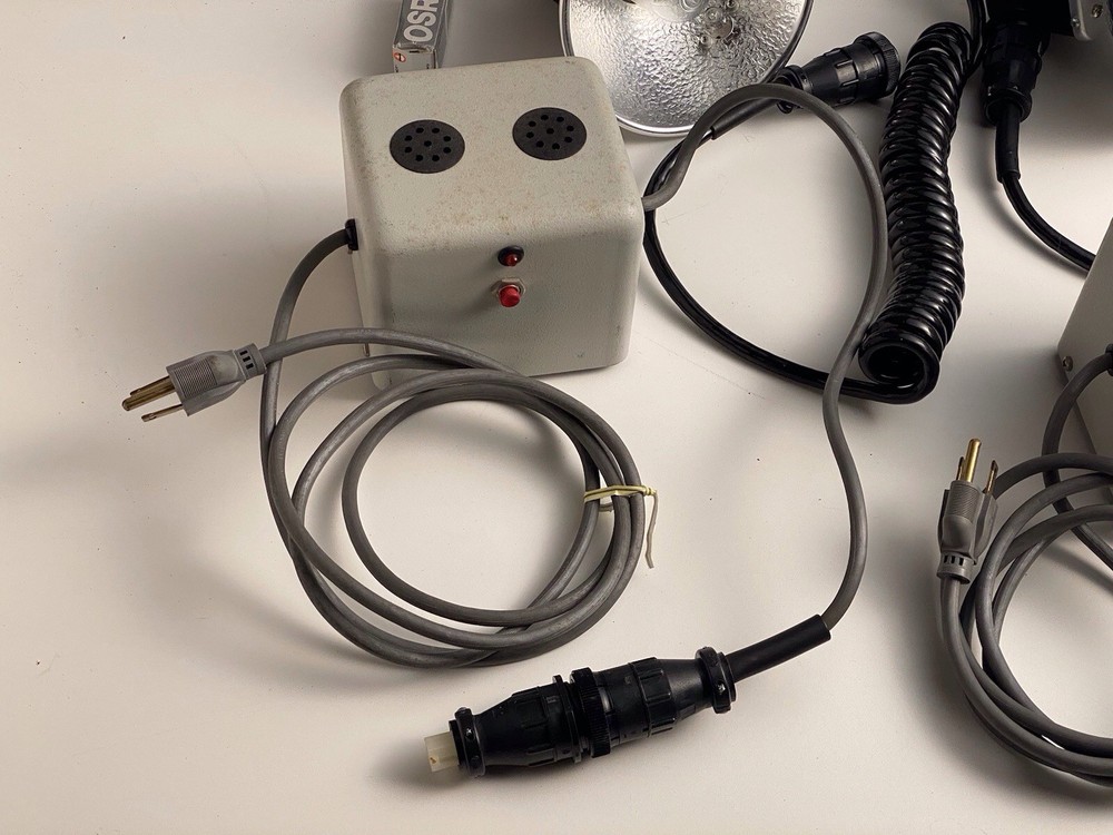 Norman 400B Studio Flash Lighting/no batteries/ Untested