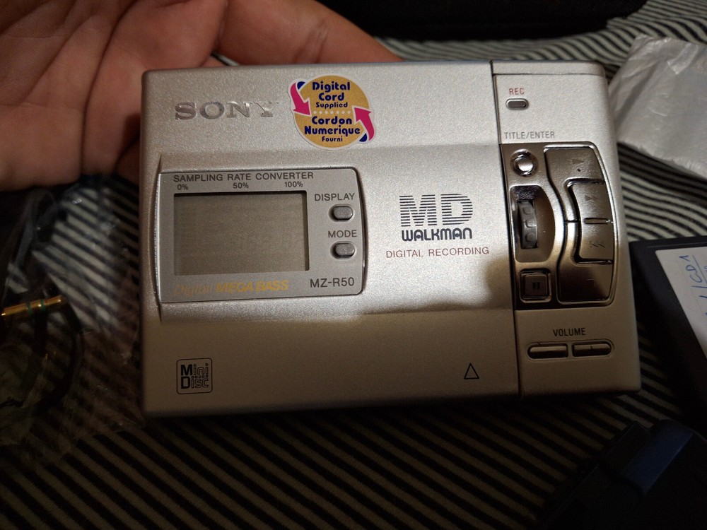 sony MZ-R50